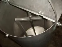 Емкости - мешалки с мерными стеклами